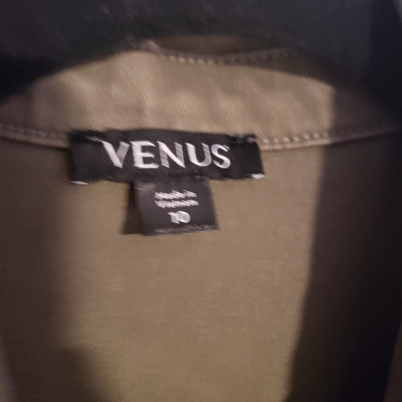 Brand new olive green utility dress with pockets and belt, button up closure - Picture 5 of 9